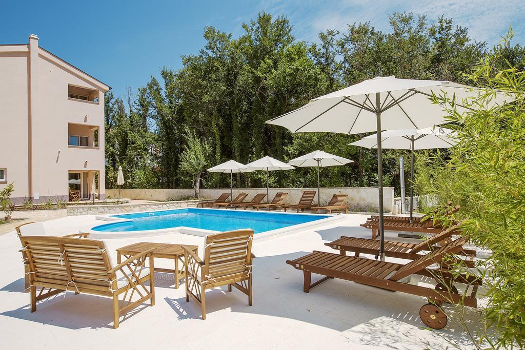 Residence Mediterraneo II Башка Экстерьер фото