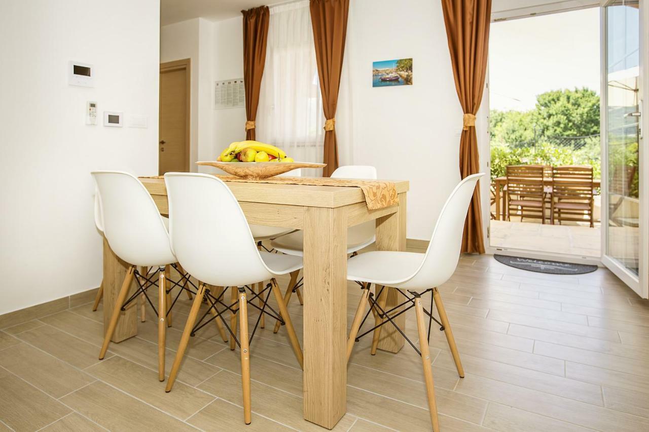 Residence Mediterraneo II Башка Экстерьер фото